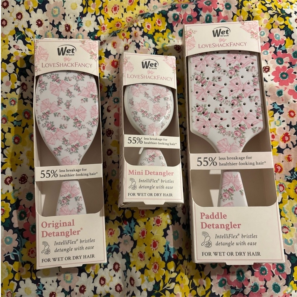 Set of 3 LoveShackFancy X Wet Brush Pink Brushes Rosa Beaux - Picture 2 of 3